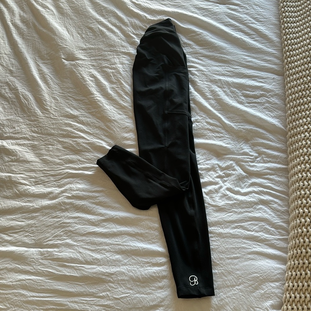 Bombshell scrunch V back leggings